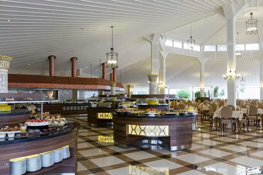 سلف هتل کلاب لتونیا